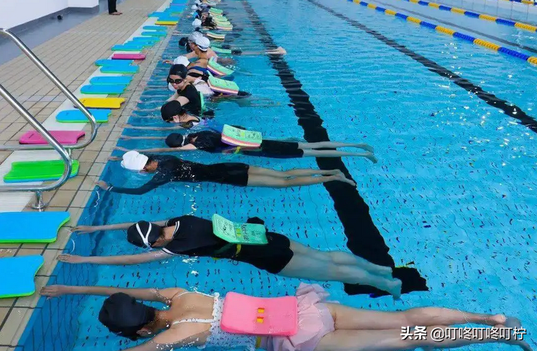 上海大学“游泳”变成线上考试，网友爆笑吐槽：真“线上冲浪”