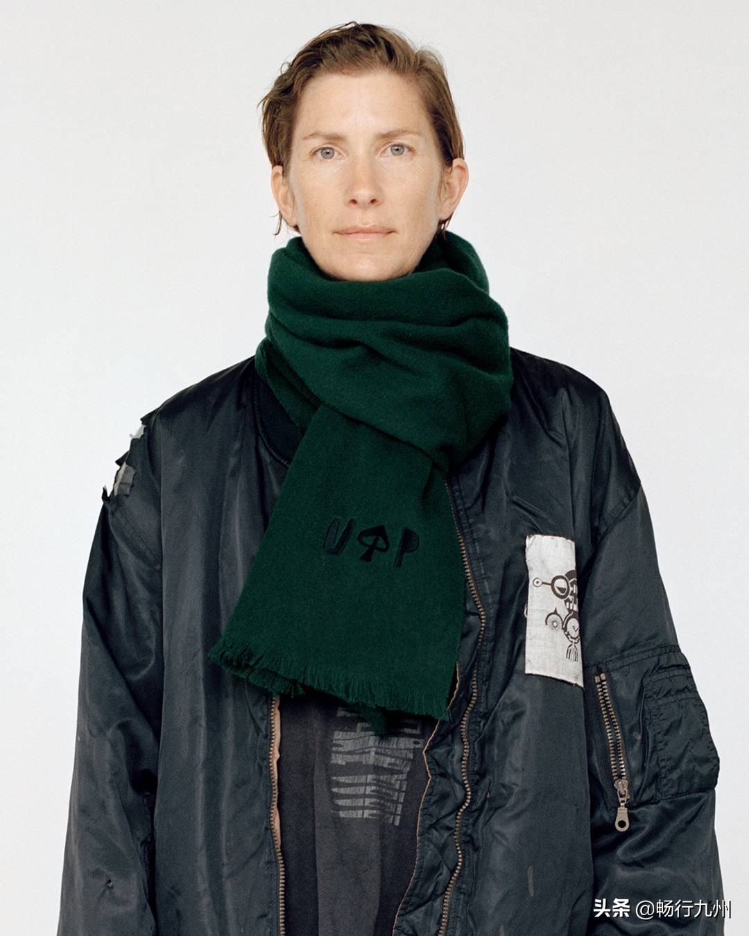 三款围巾品牌打造冬日里不可或缺的时尚配件