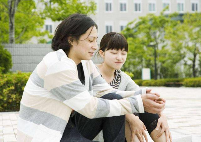 超五成大学生赞成，情侣在恋爱阶段可以同居：现在年轻人都很开放