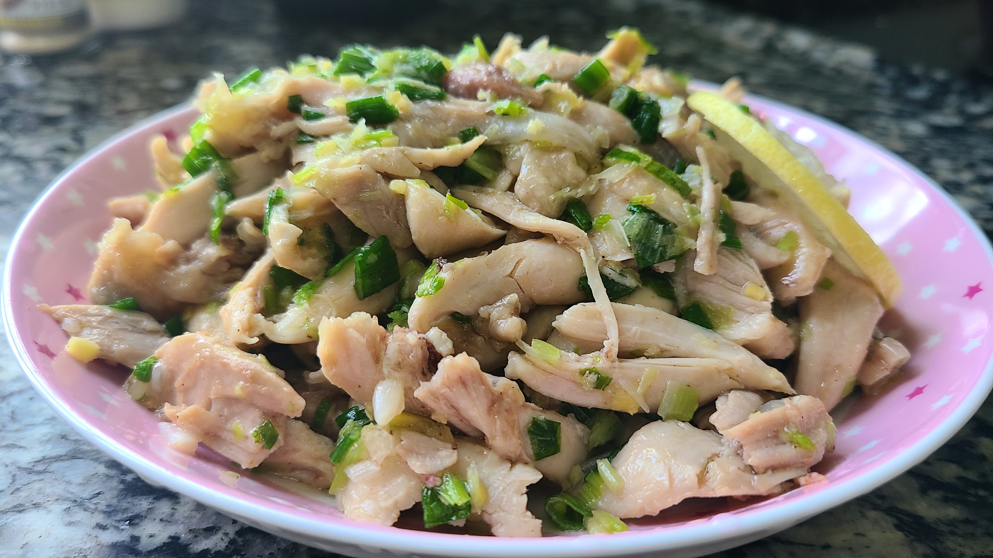 葱油手撕鸡在广东出了名，手把手教你做出来，好吃味美香味浓