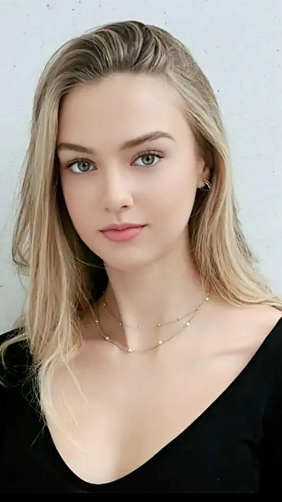 《支离破碎》女演员莉莉·库拉格