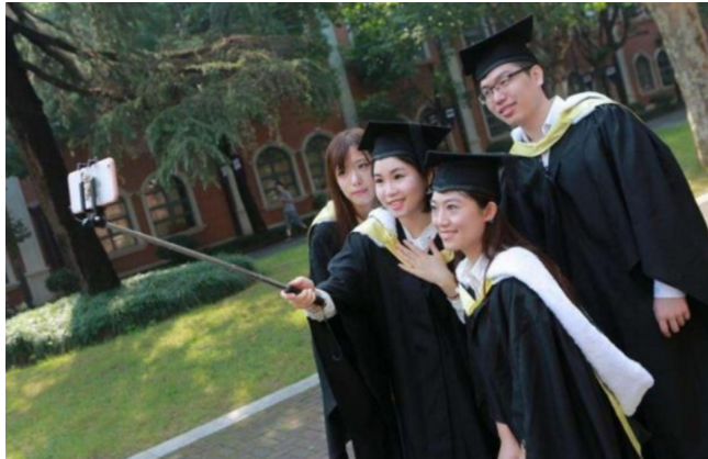 “最牛大专生”曹晓洁，高考385分上技校，毕业被3家跨国公司争抢