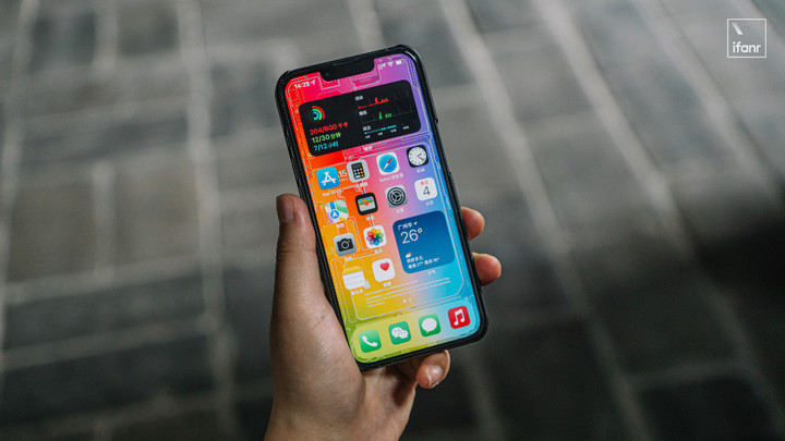 手机厂商们，把没用的「负一屏」删了吧