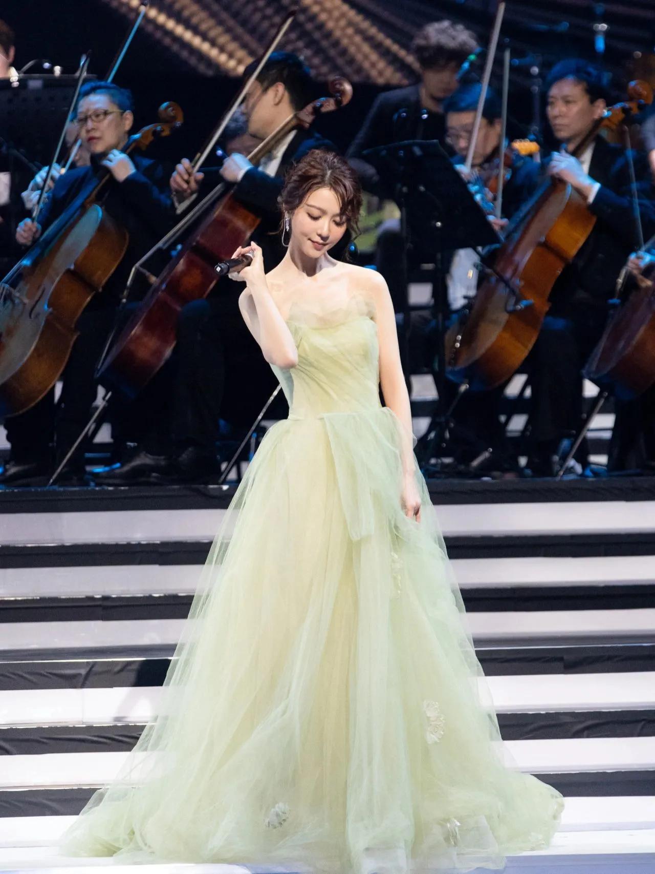 薛凯琪‖原来40岁可以长成这样，20岁的小哥哥都心动了