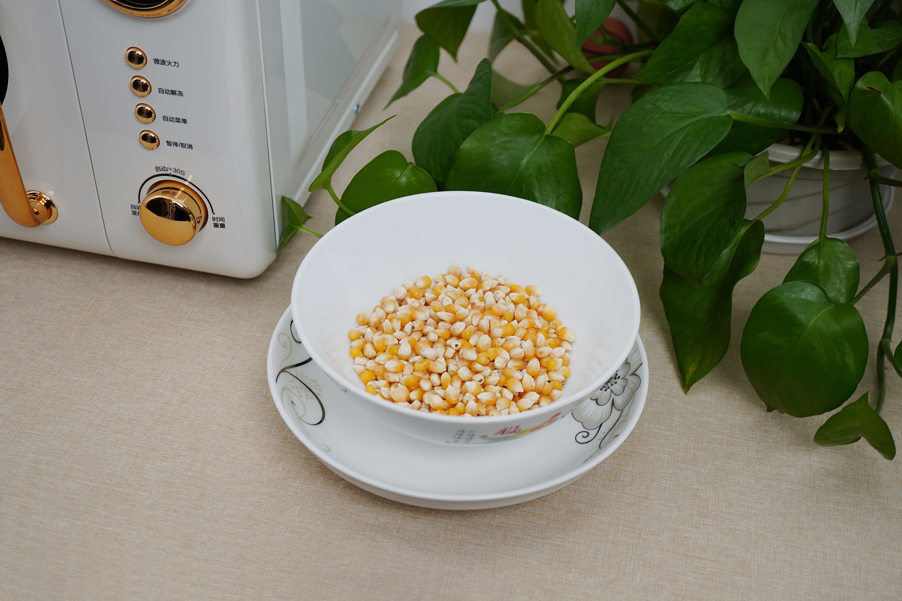 除了用来热菜热饭，现在的微波炉还能做这么多你知道吗？