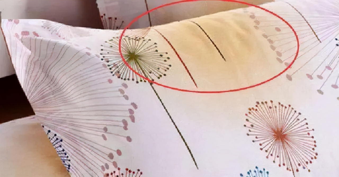 男人的枕頭為啥那麼容易黃？ 真是不講衛生？ 別被騙了