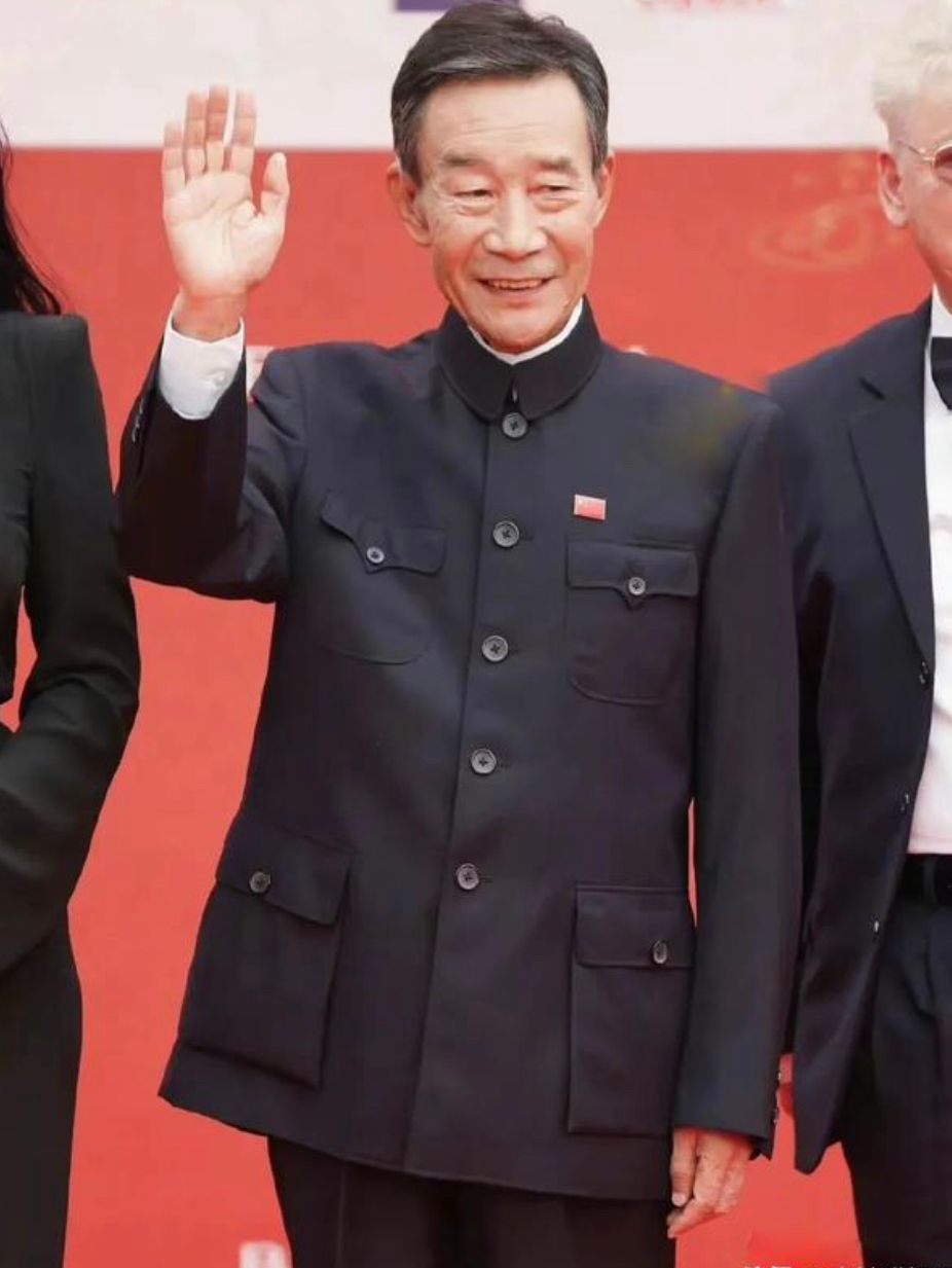 大场面穿“中山装”才霸气！看这6位明星就知道，比穿西装更威风