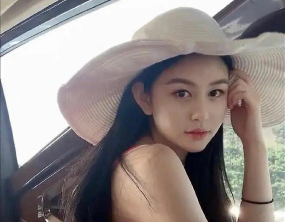 “三级女王”邱淑贞：16岁出道，23岁一脱成名，31岁退圈