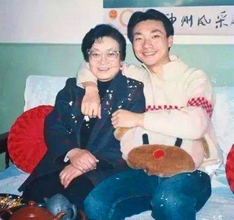 央视康辉：高考分数远超清北，却被人暗中顶替，依靠父亲查明真相