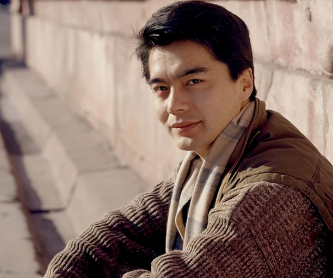 年龄不是问题！这些娱乐圈“老男人”，为何妻子越换越年轻？