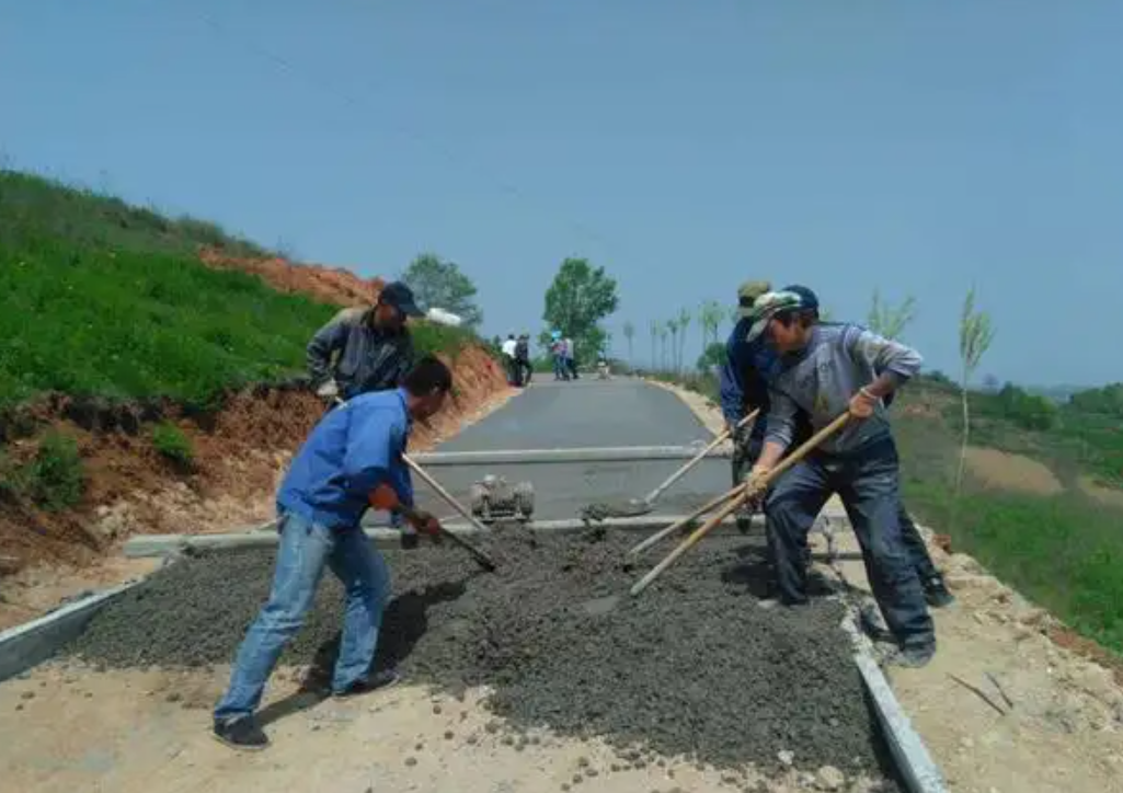 中国最难修建的五条道路，有的修了半个世纪，有的耗资近300亿