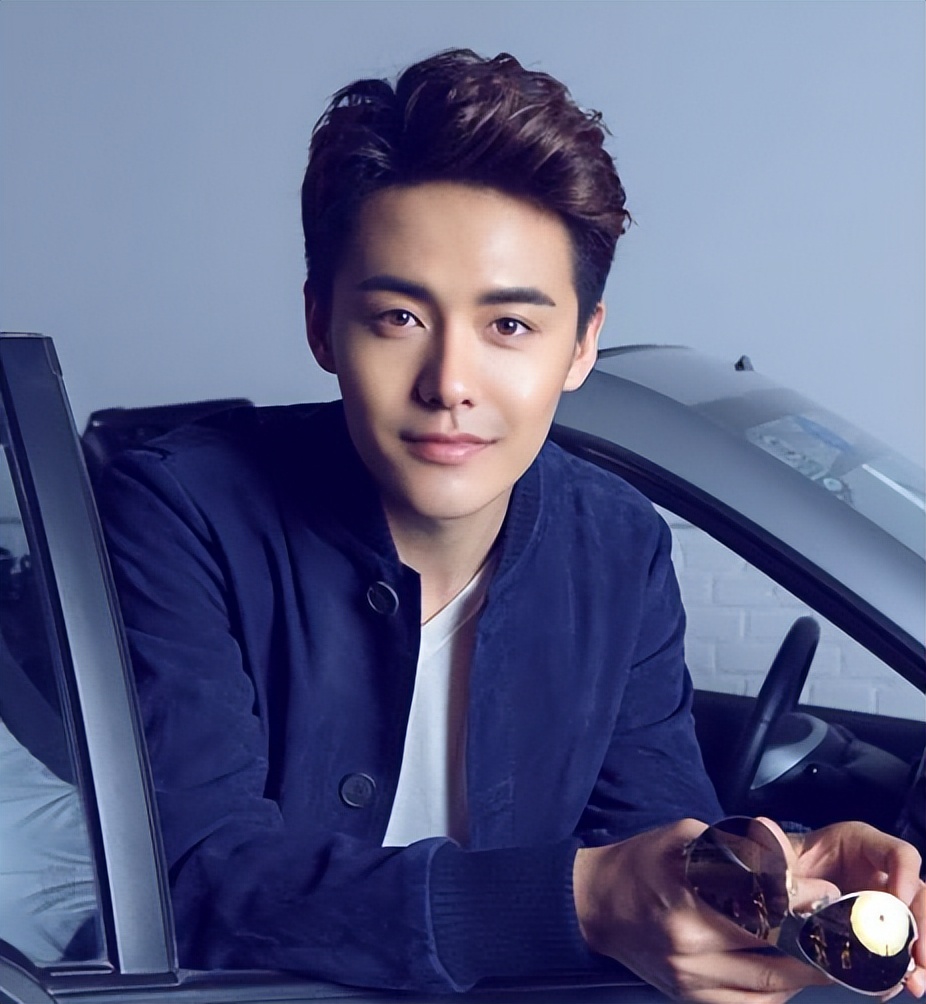 娃娃脸我只服这12位明星！有人30岁还能演高中生，个个青春永驻