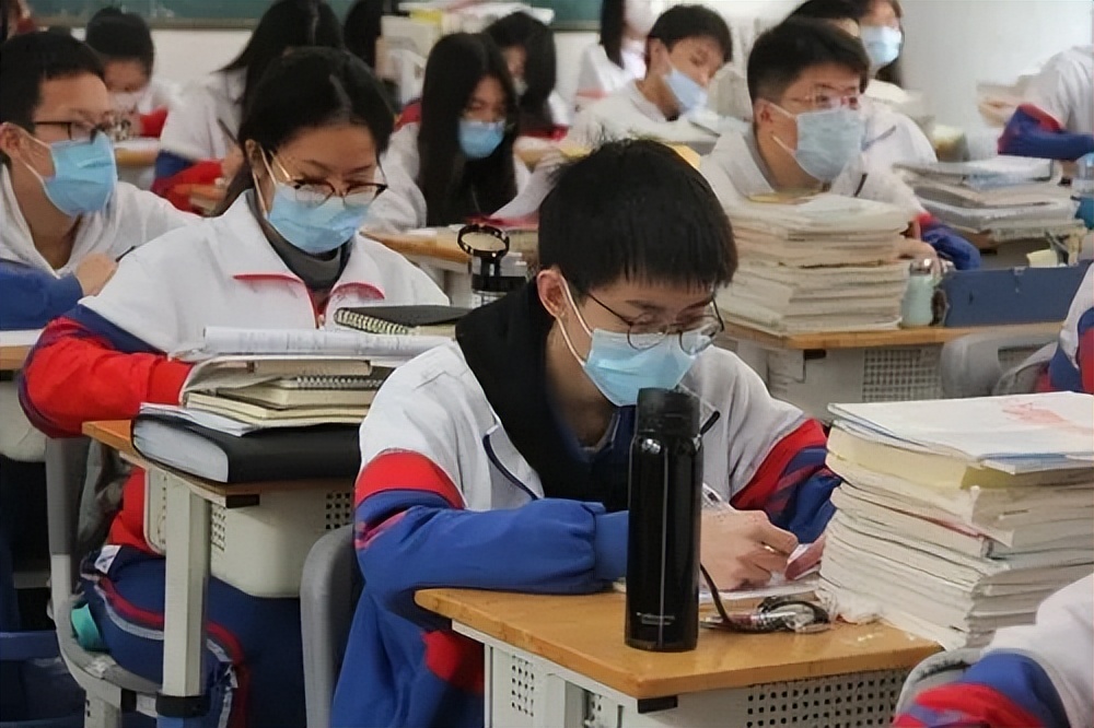 准高三学生，目前成绩只有416分，明年有希望上大学吗？