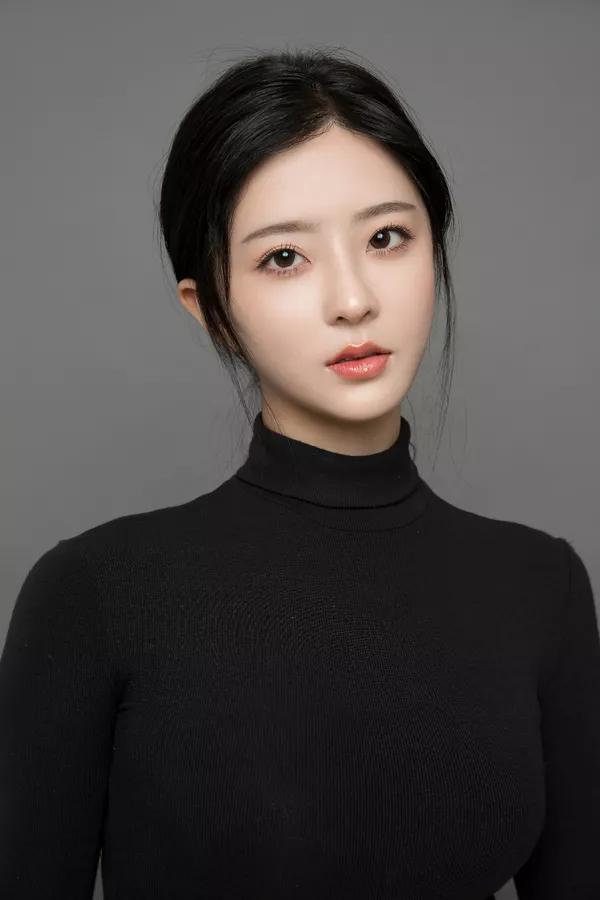 如花似玉的王嘉丽