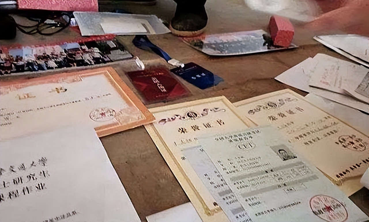 24岁学霸离世捐献5器官，丧子后第10天，父亲回老家工地搬砖