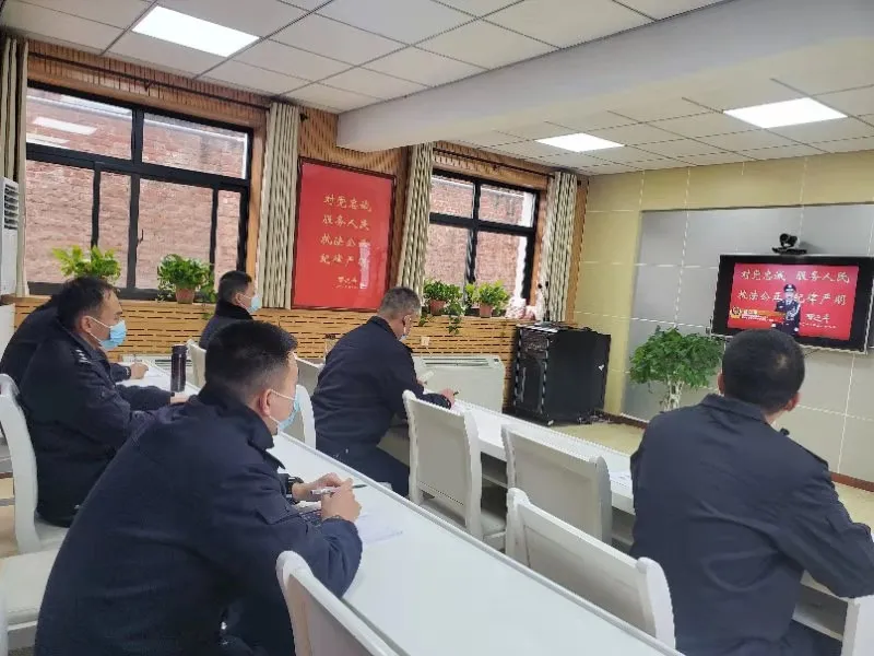 西安公安民警王排受邀参加公安部“公安楷模”先进事迹“云”报告会