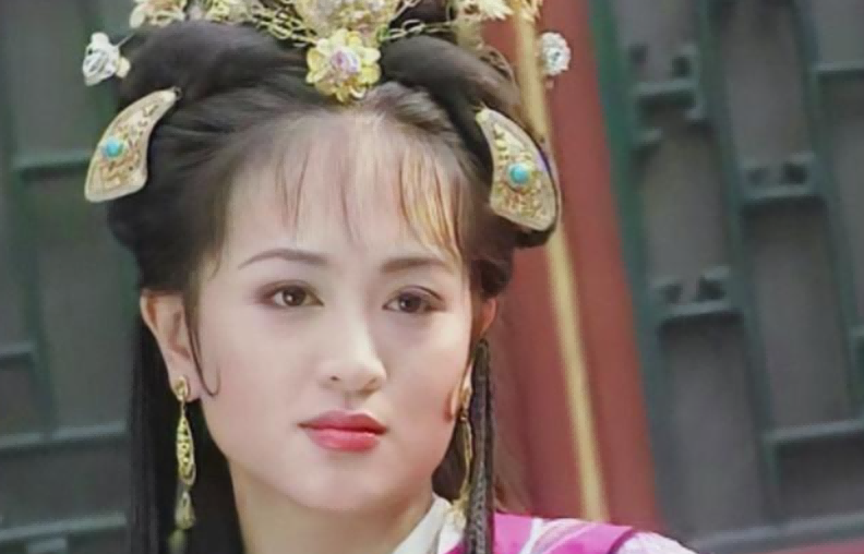 “歪瓜裂枣”别硬演公主，这9位女星告诉你，什么才叫金枝玉叶