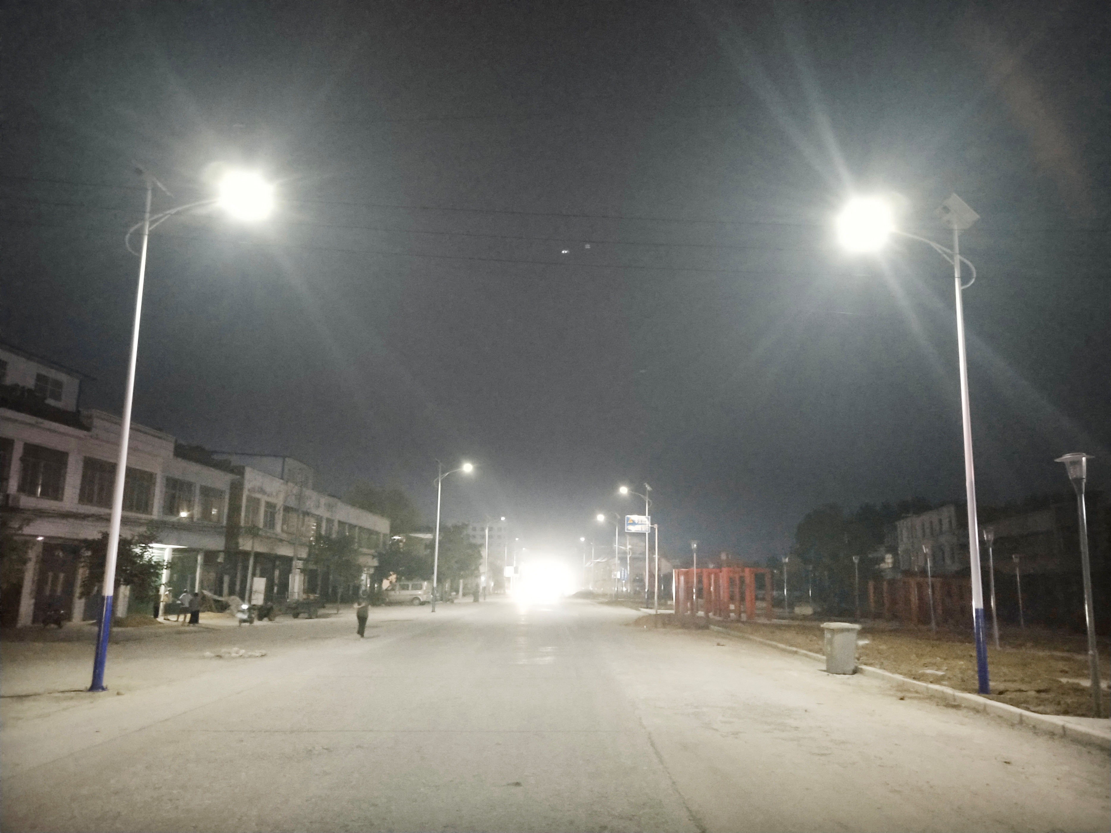 为什么太阳能路灯装了几年后只能亮一会儿？