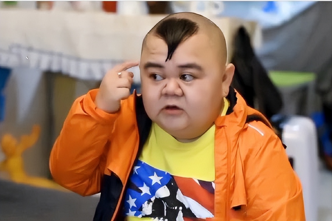 张荣的开挂人生!侏儒症患者二婚娶娇妻,如今一家五口幸福美满