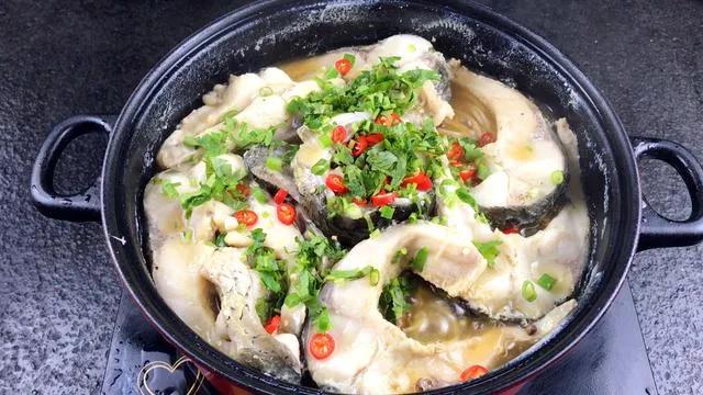 家常燉草魚(yú),家常燉草魚(yú)怎樣做好吃