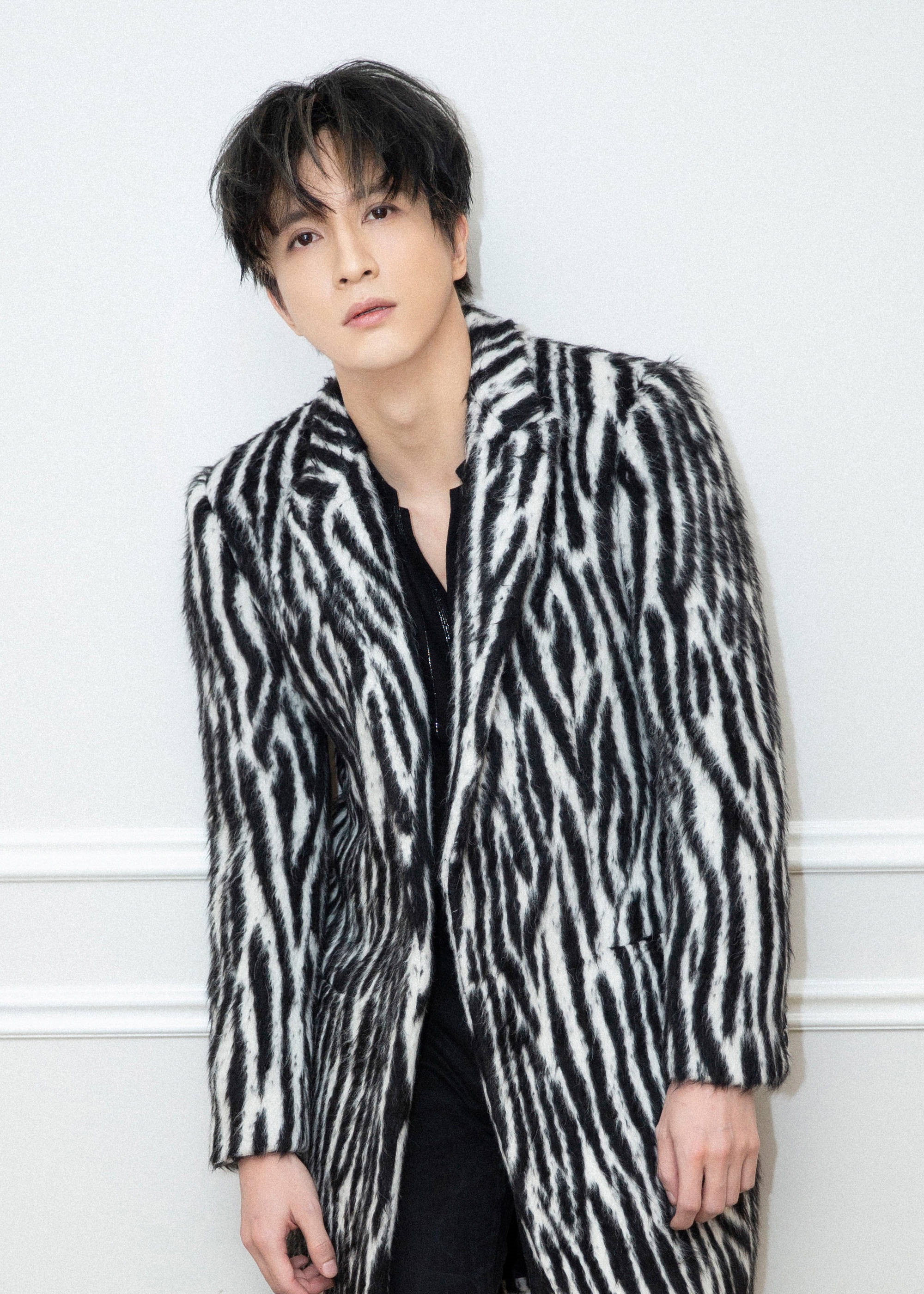 薛之谦摆拍，靳东写诗，张大大泪流满面，男人做作起来真要命