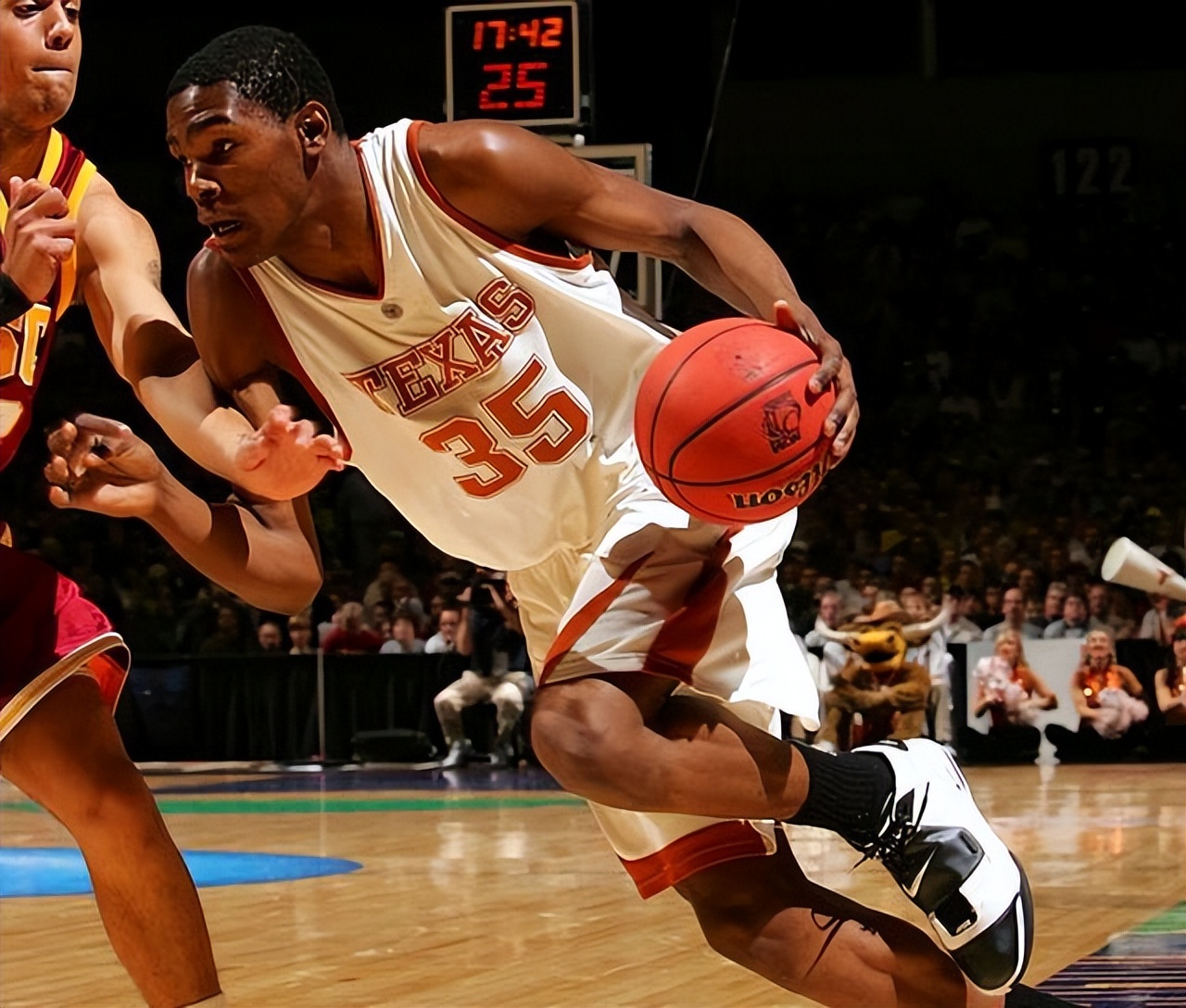 NBA球星高考时成绩单，换算成我们国内高考分数都能上什么大学？