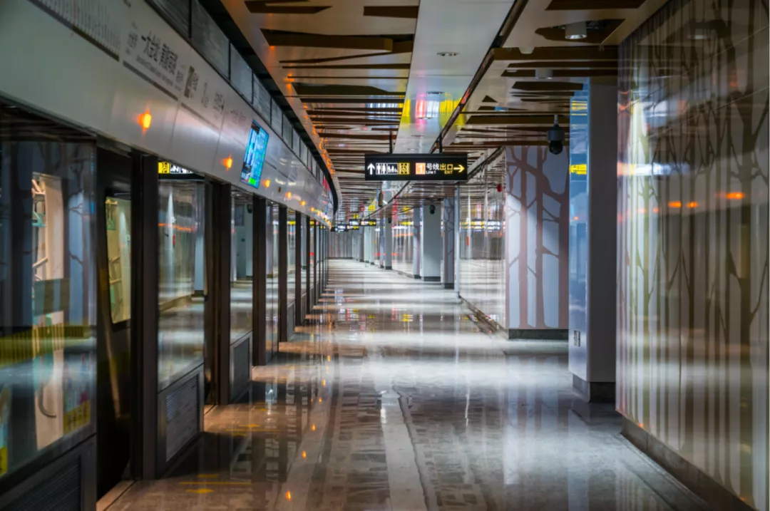 “最美车站”现身，2022上海网红打卡圣地，乘着地铁去旅行...