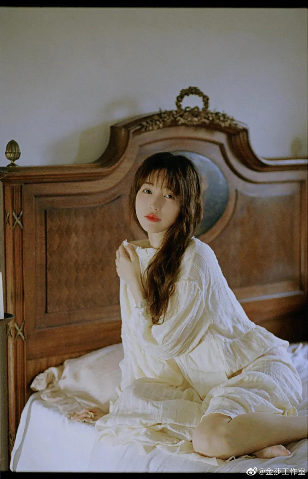 金莎｜四十依旧宛若少女，时间好像把她忘了