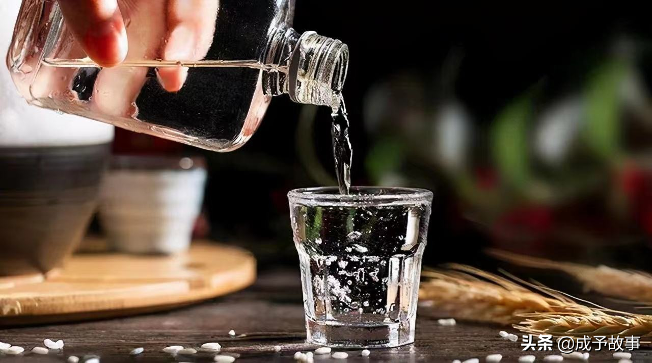 山东53岁大叔每天喝一杯白酒,从不贪杯,看看身体到底成了啥样