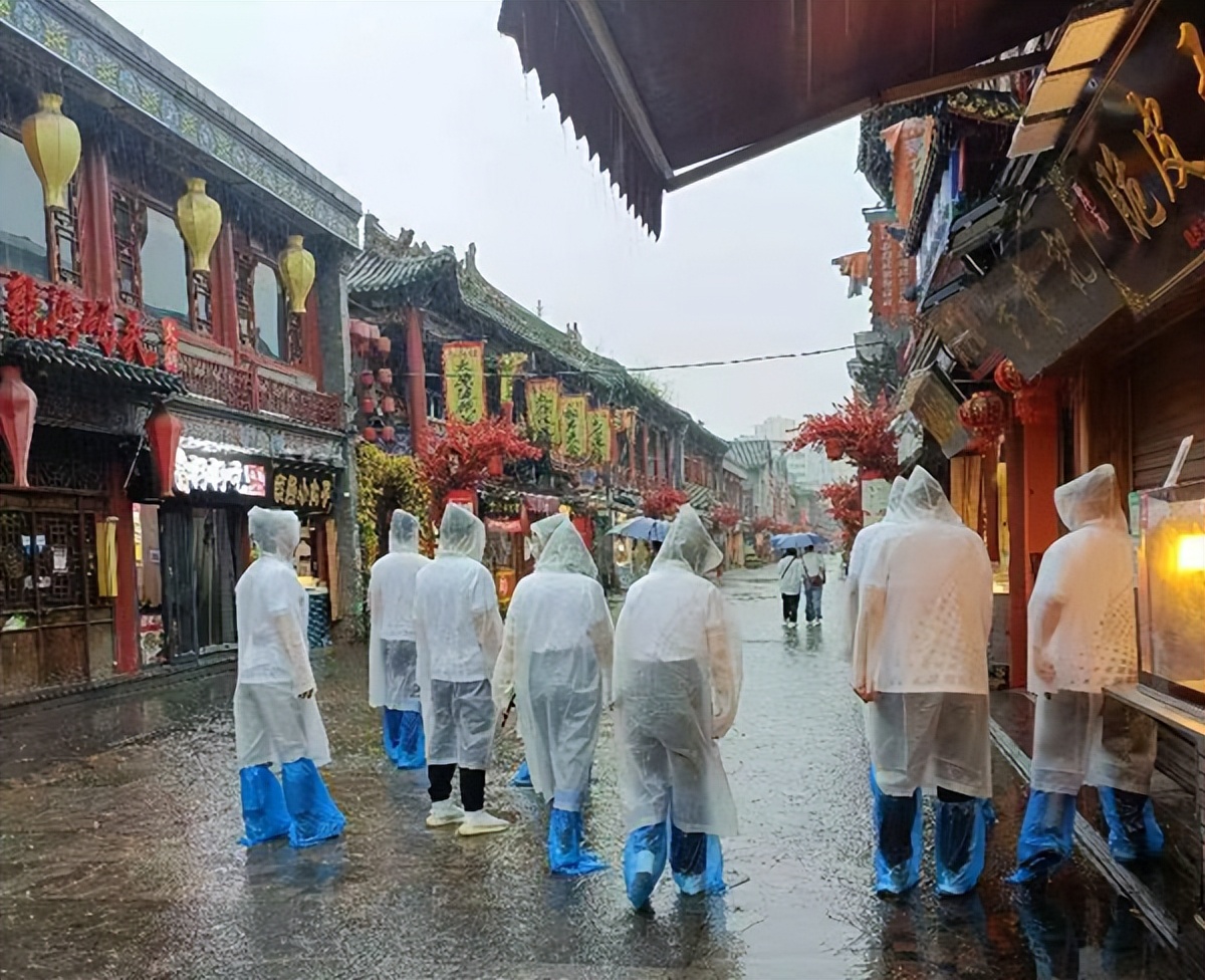 中建一局北京公司第五大项目部先锋力量在风雨中激情飞扬