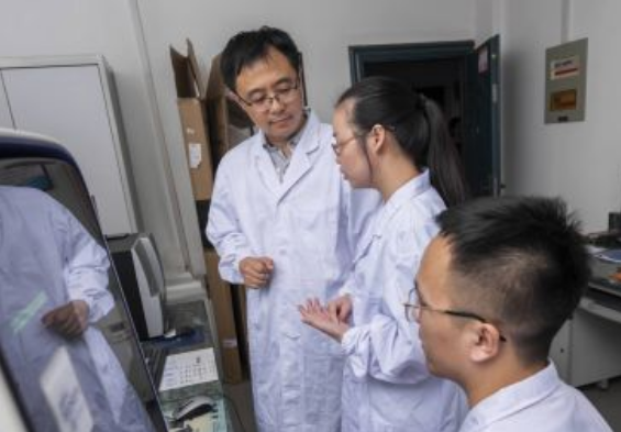 开发DNA分子机器人！他任职湖南985，成果有望应用于肿瘤、糖尿病等疾病治疗！