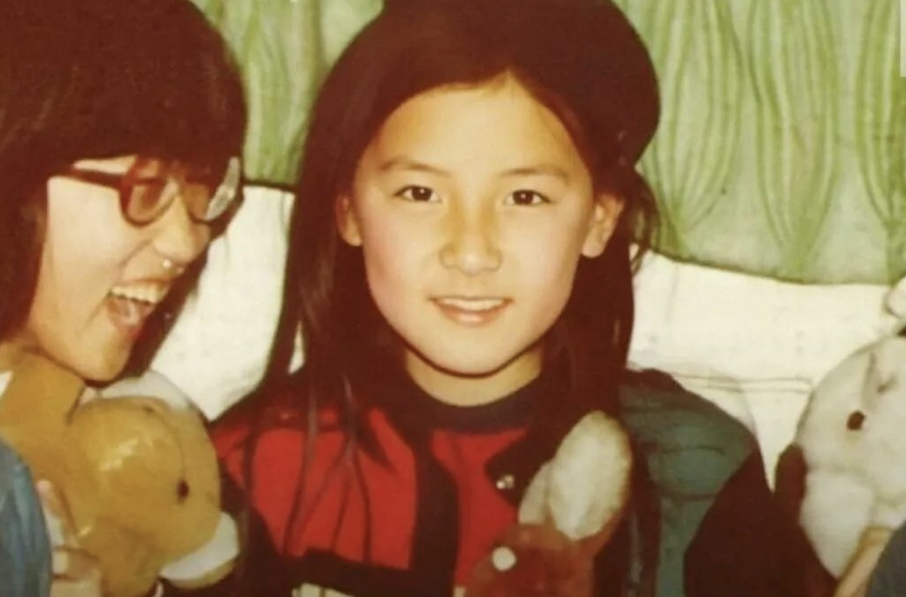 51岁李英爱绝美冻龄！“大长今”嫁入豪门13年，11岁龙凤胎颜值高