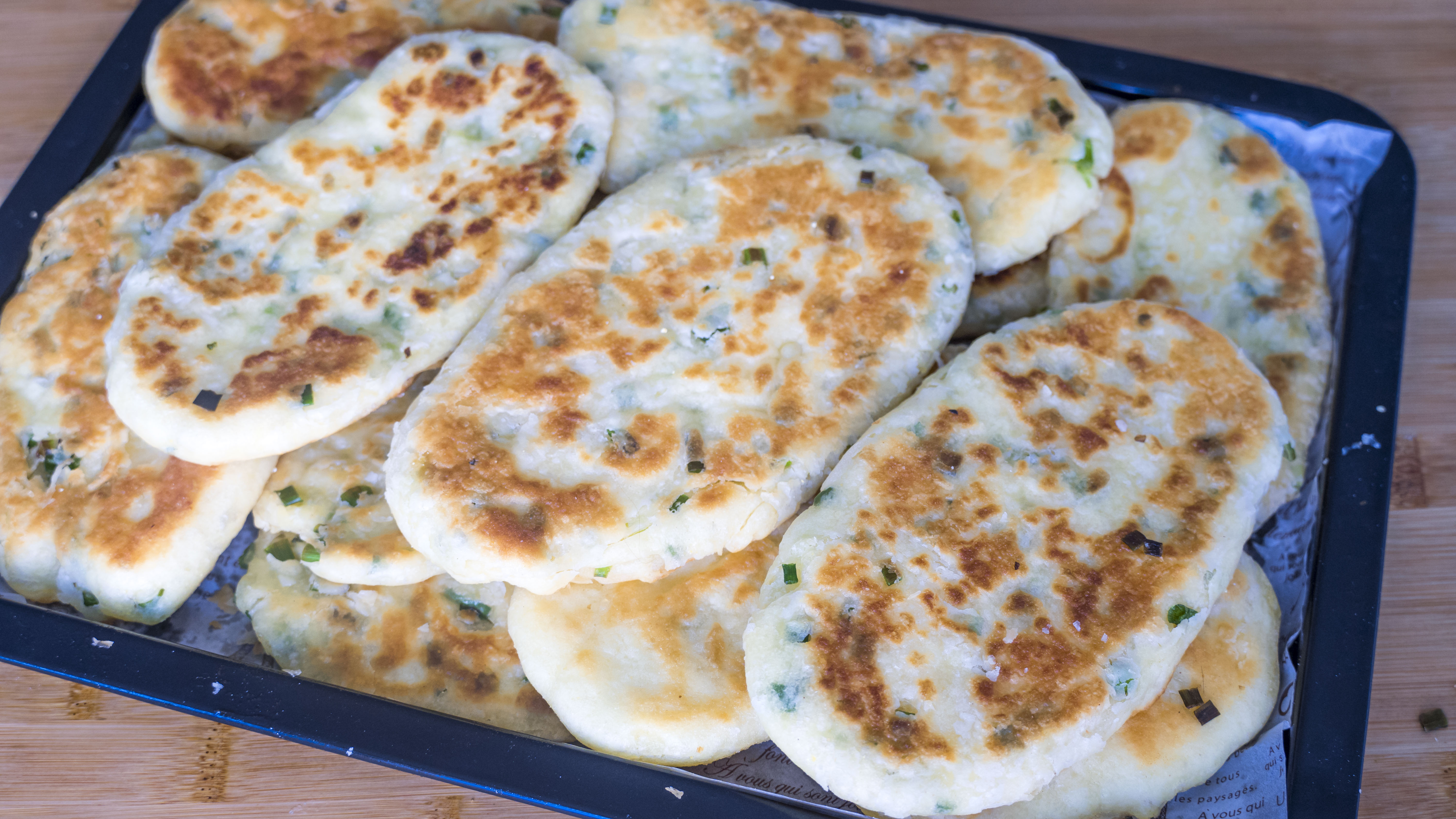 面粉最过瘾的6种做法，不用烤箱，咬一口酥掉渣，一出锅就抢光了