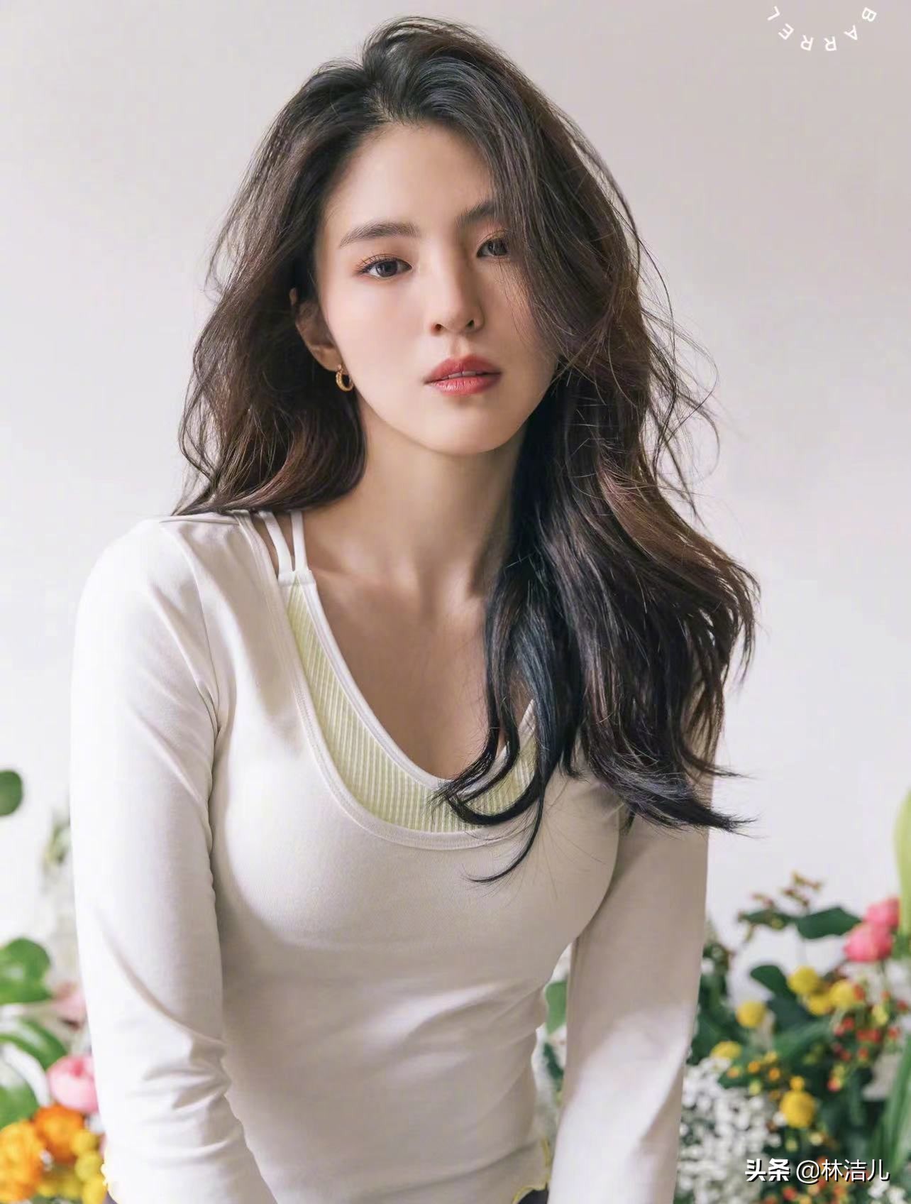 想变身韩素希同款清冷感拽姐？速学这款烟熏妆，甜飒氛围感拉满了