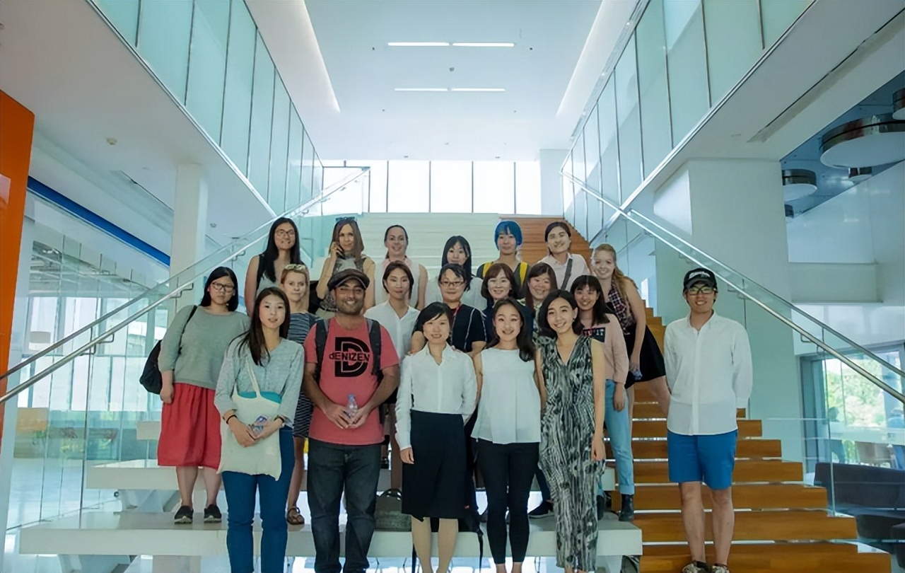 清华校园“怪象”，没有染头发的学生，原来学霸都很朴素