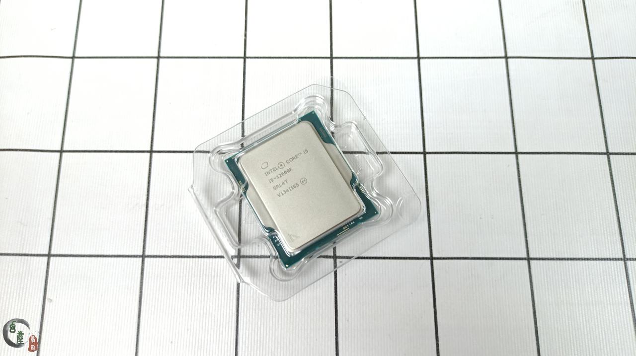 新年装机第一弹！12600K+Z690+DDR4配置，游戏省钱两不误