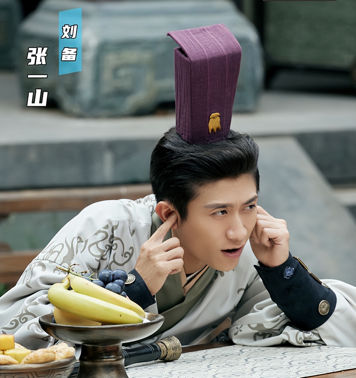 说好的明星的表情自我管理呢？在萌探2完全不成立，全是表情包