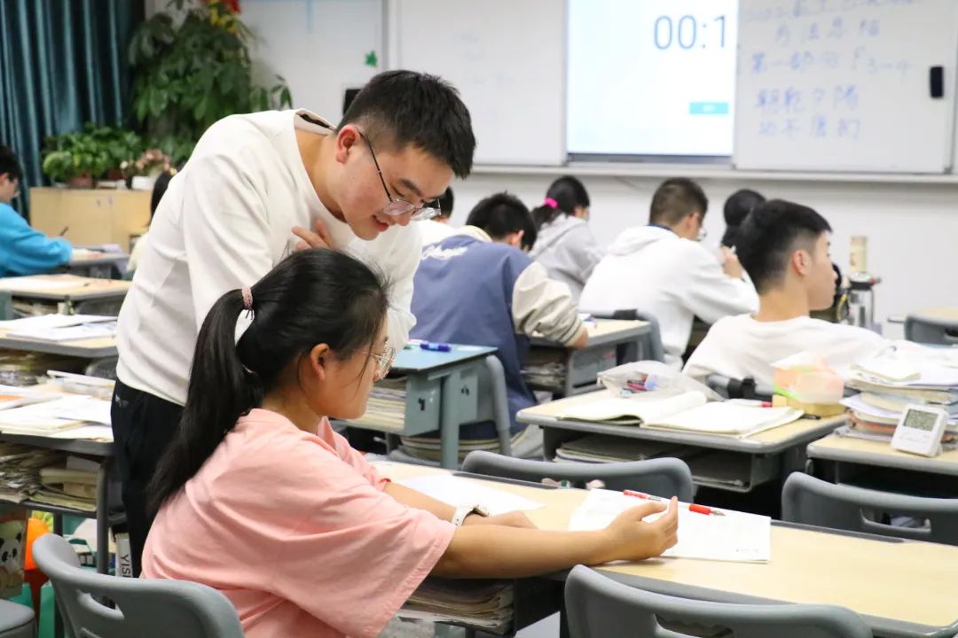 高考倒计时40天！致敬每一位成都为明的追梦者，决胜高考志做黑马