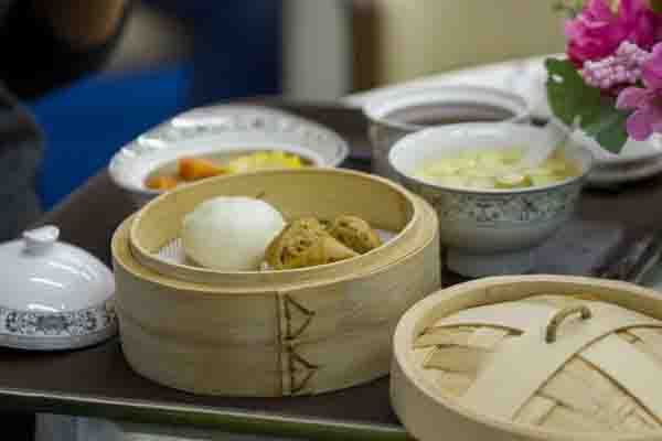 早饭爱吃大米粥，真的健康吗？这两种食物，早上能不吃，就别吃