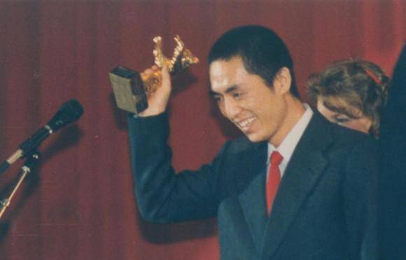 凤凰男多可怕？不想为别人而活的张艺谋，却将肖华的人生活成悲剧