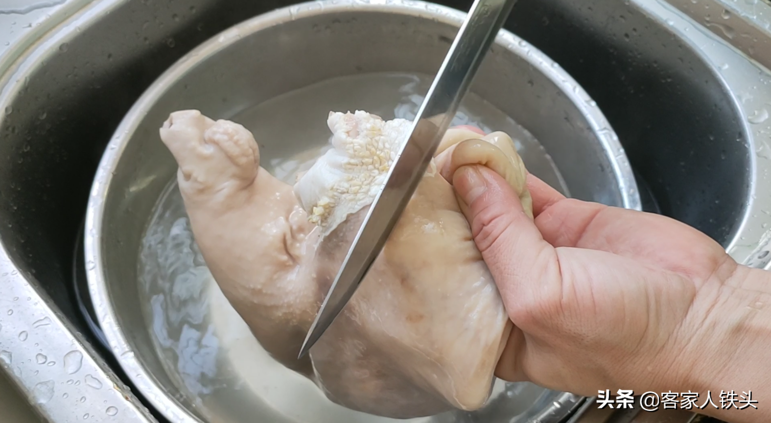 年夜饭少不了的一锅靓汤，广东有名的猪肚汤，做法原来这么的简单