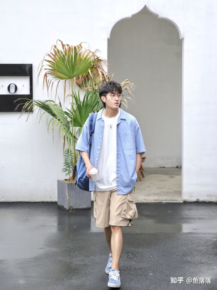 男生如何在穿搭上，通过色彩搭配，提升自己的衣品？