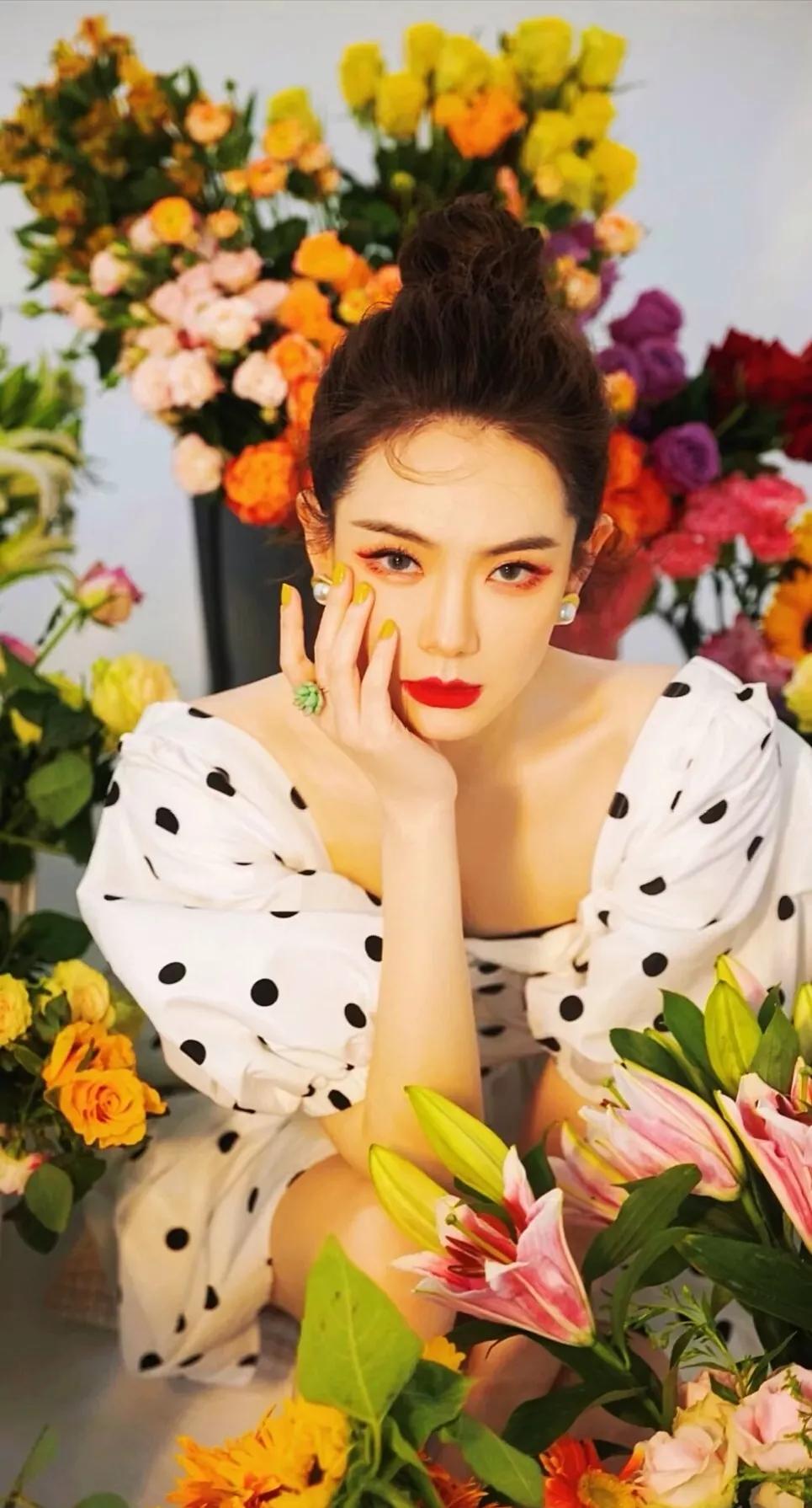 手机桌面，明星许龄月、甘婷婷、舒畅和戚薇