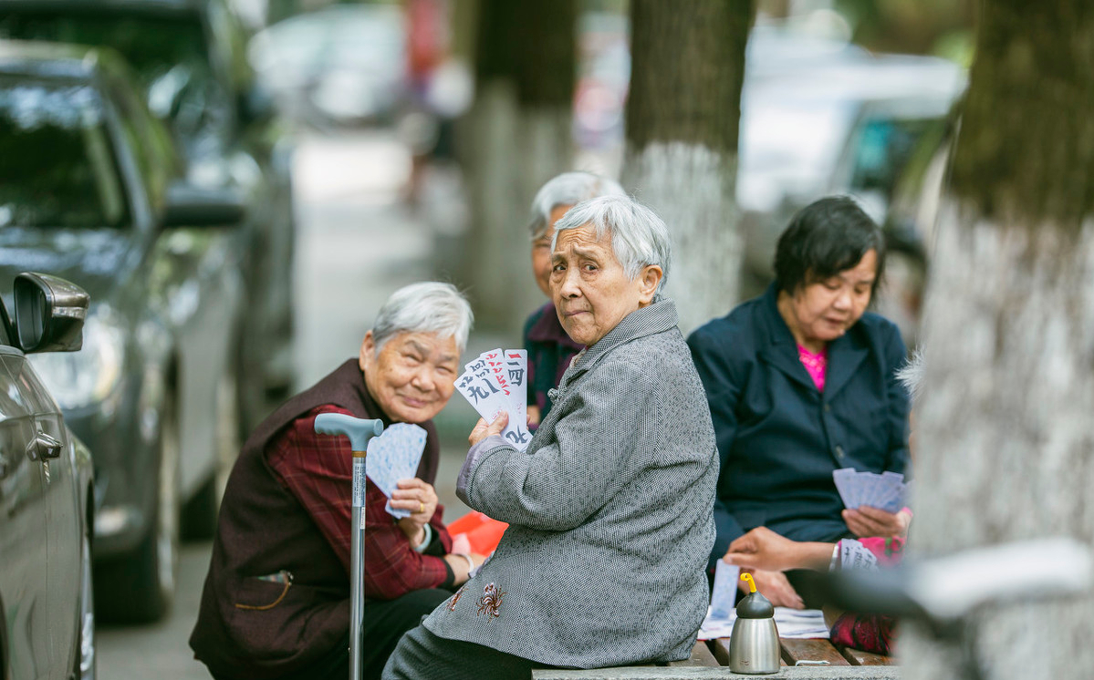 大学生里正蔓延“新型啃老”，父母还以为孩子很努力，甘之如饴