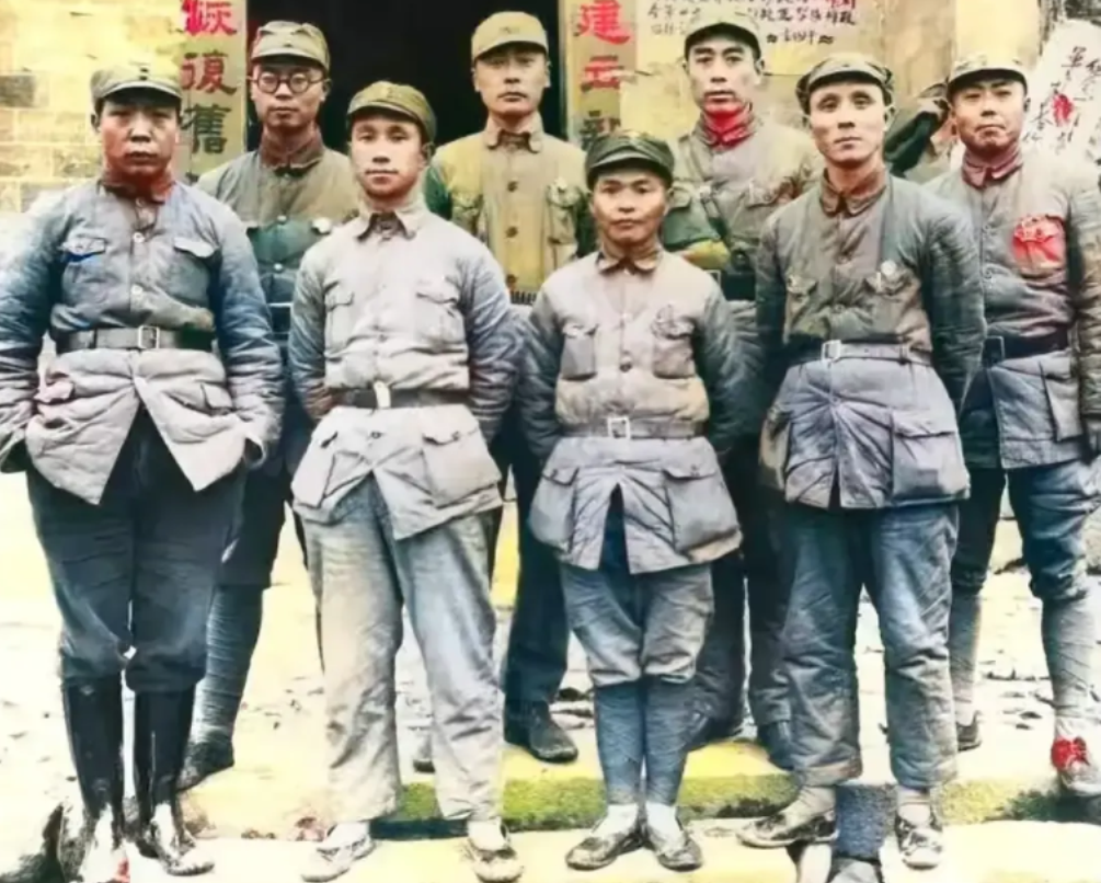 历数粟裕各个历史时期最高职位，就知道他为什么必须是第一大将
