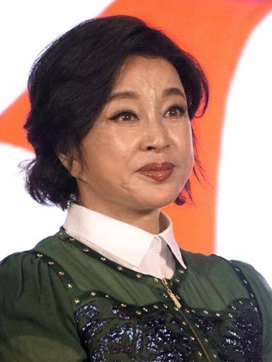 巅峰时期没生下一儿半女，如今年过60岁，四婚都不后悔