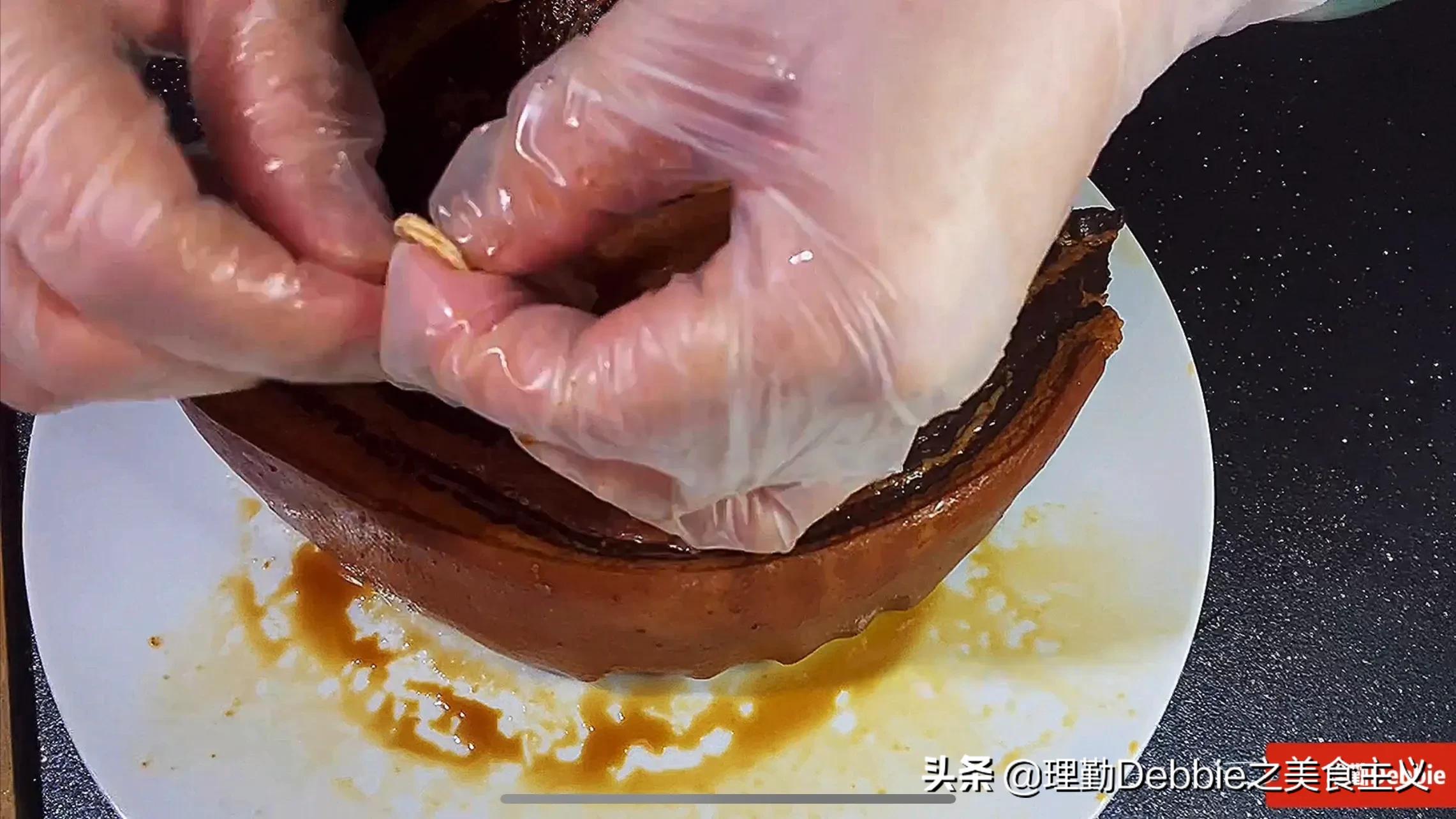 猪肉直接放酱油中泡2天，味道比腊肉香比卤肉入味，真是香惨了