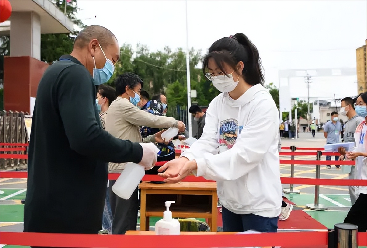 “省内大学”和“省外大学”，差的不是一星半点，填报志愿需慎重