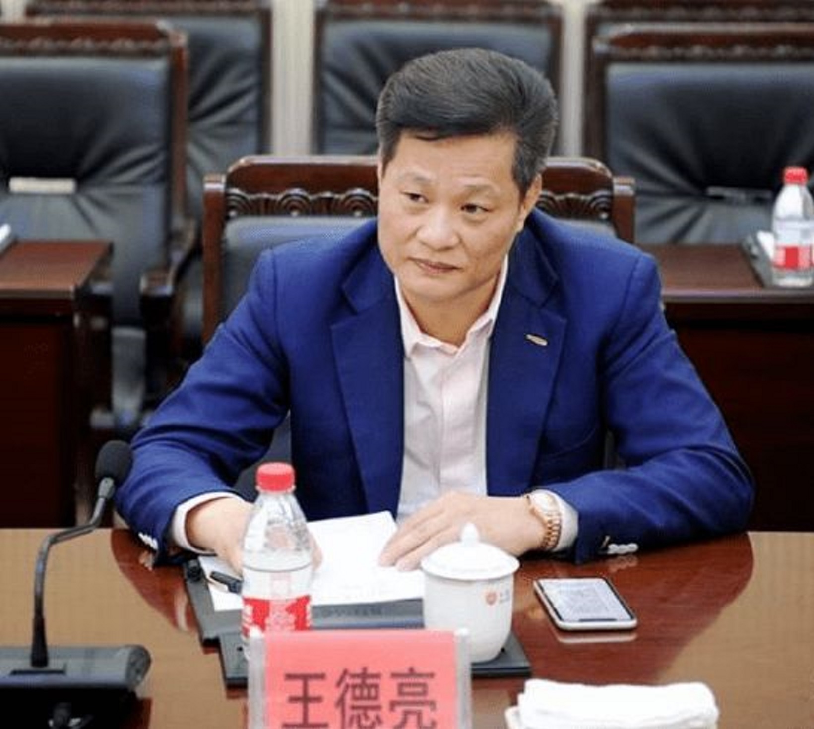 广东又出“95后黑马”：20岁入股钛白粉第一股，5年赚到180亿身家