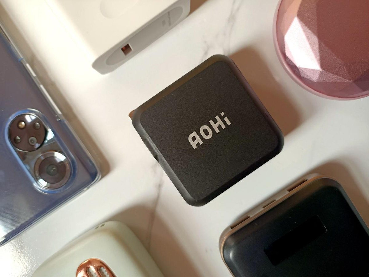 Aohi Magcube 100W氮化镓|饼干大小的100W快充，让你工作生活两不误